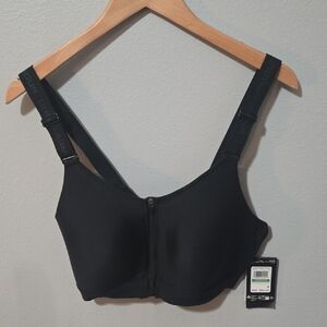 NWT Womens Under Armour Black Women's sports Bra In Size Large D-DD